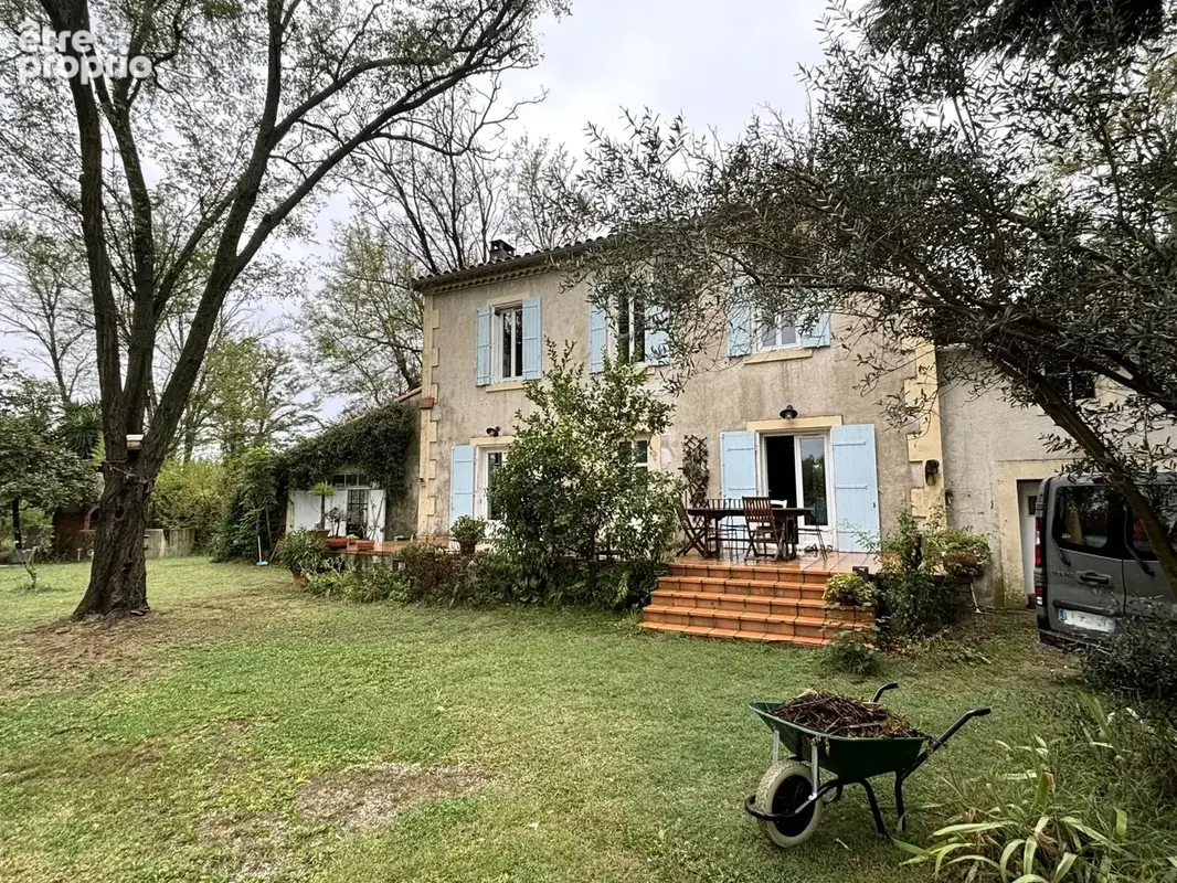 Maison 5 pièces 106 m² à vendre à Arles (13200) - photo 2