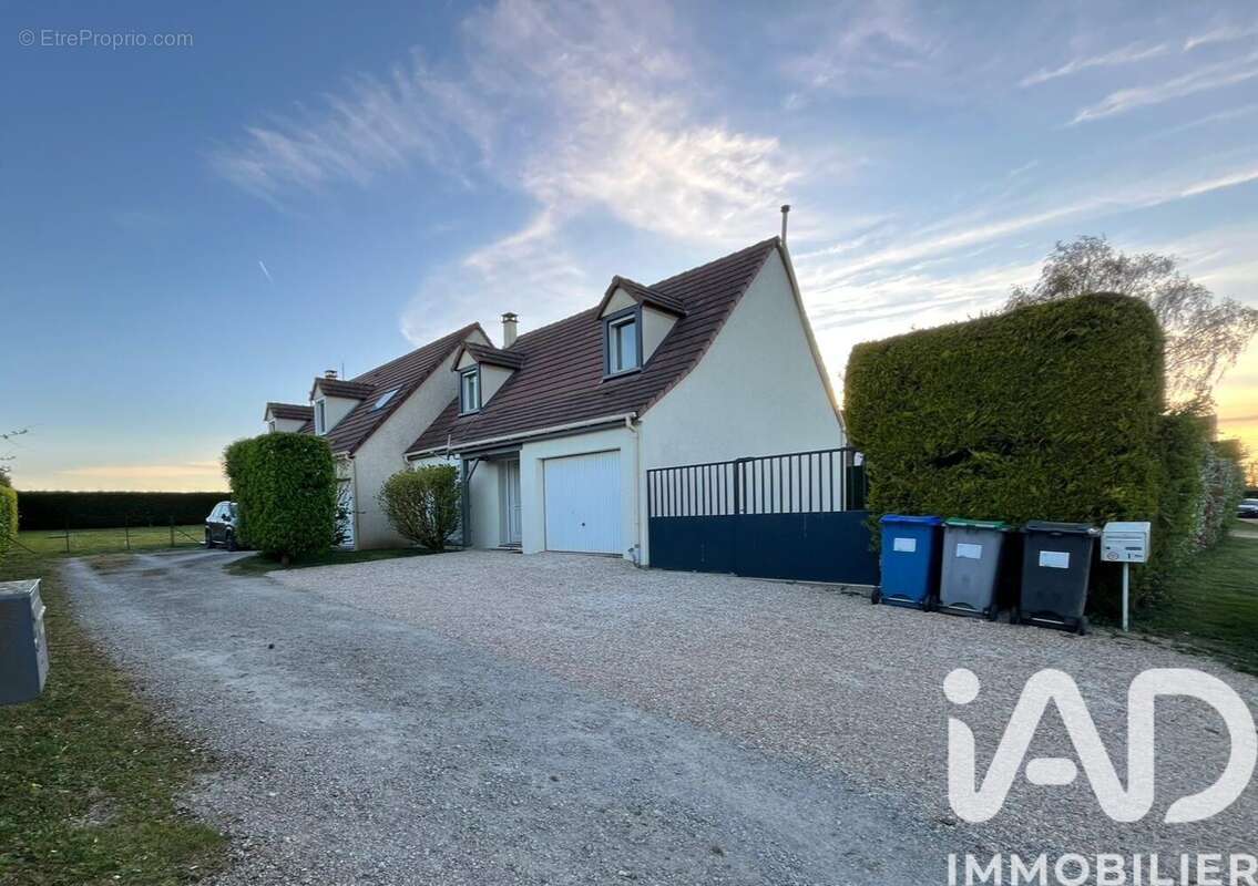 Photo 2 - Maison à ORPHIN