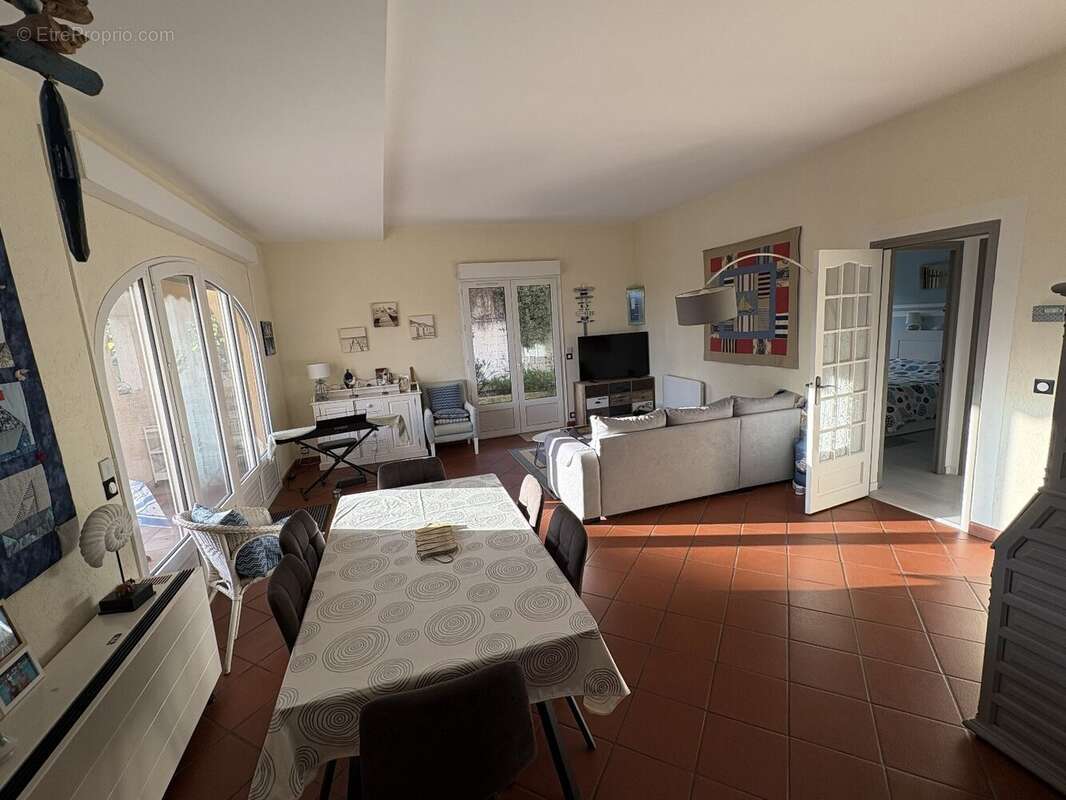 Appartement à BOUZIGUES