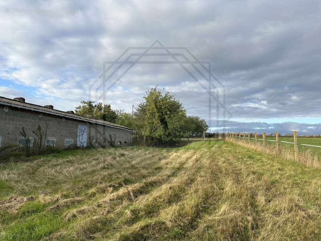 Maison à VILLENEUVE-LES-SABLONS