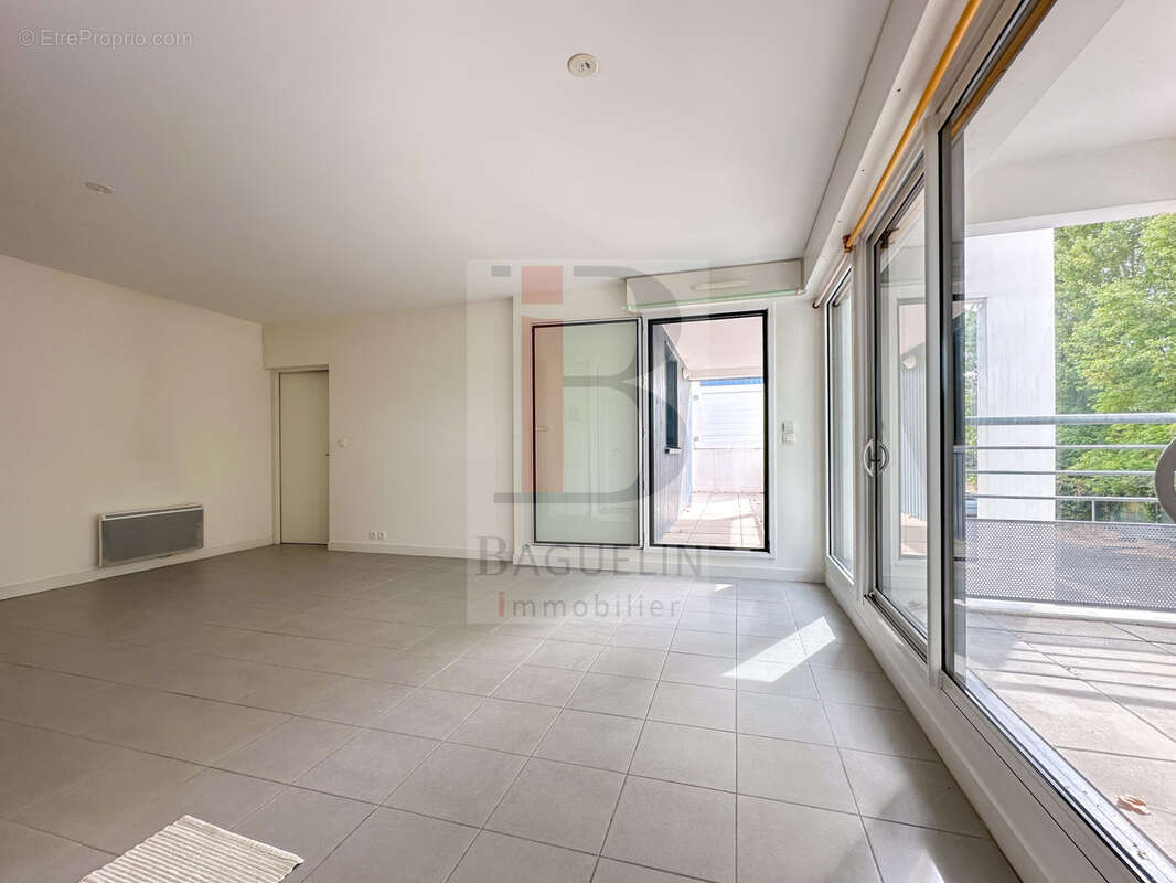 Appartement à FOURAS