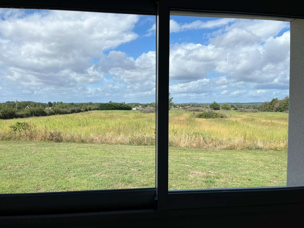 Maison à COURS-DE-PILE