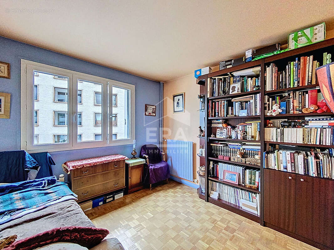 Appartement à PARIS-19E