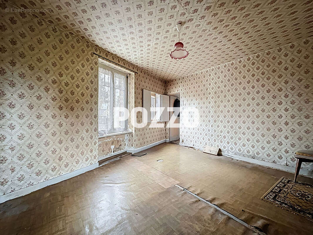 Maison à CHERENCE-LE-HERON