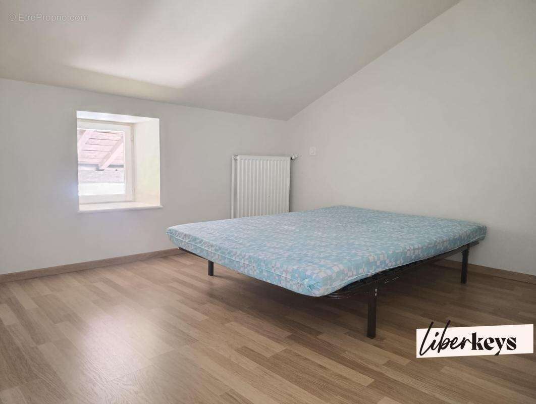 Maison en pierre -124 m² habitables - cour - terrasse - caves - 2/3 chambres - campagne - photo 17