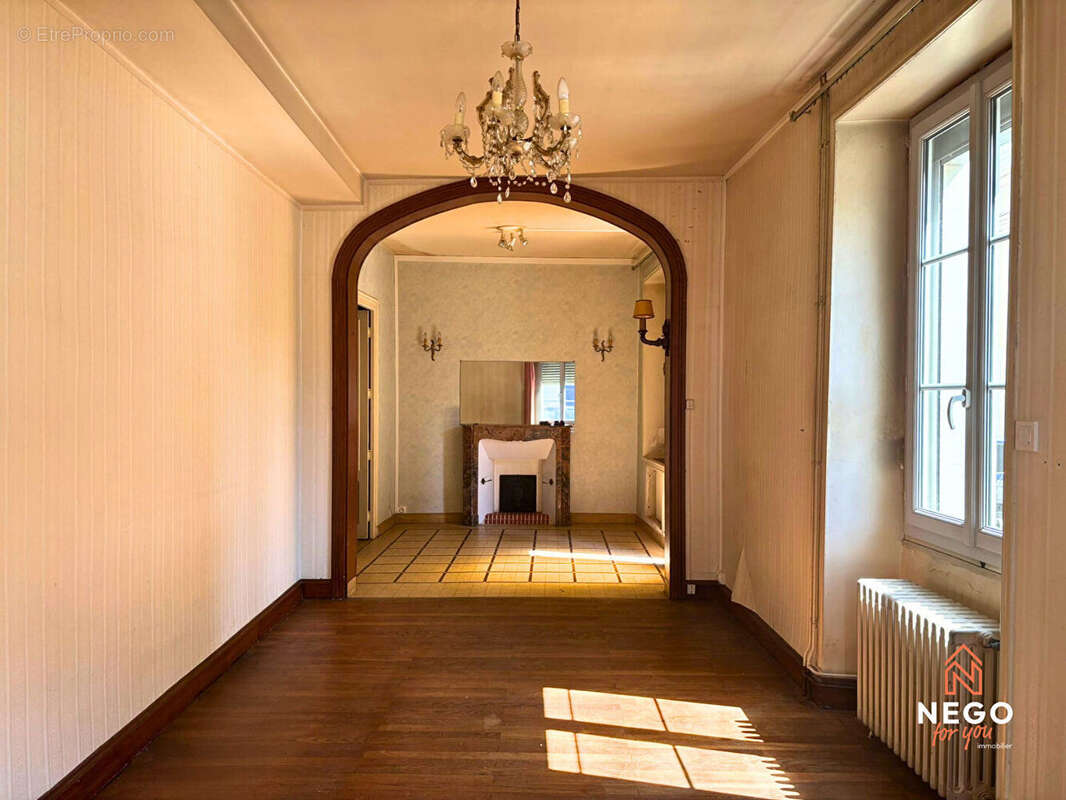 Maison à CHATEAUNEUF-SUR-SARTHE
