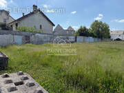 Terrain à VILLENEUVE-LE-COMTE