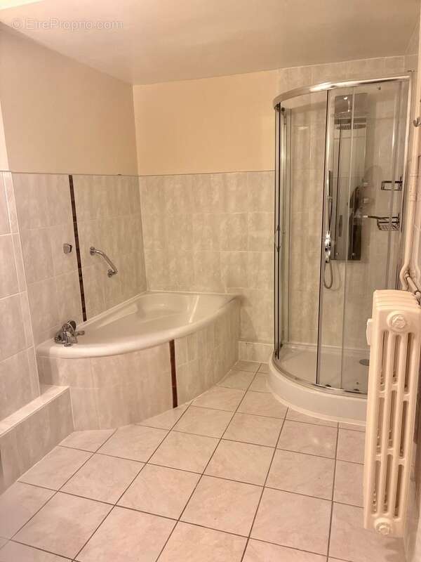 Exclusivité *Coup de cœur* Vue exceptionnelle sur la Catène* T4/T5 Perret 96 m² avec parking et cave - photo 12