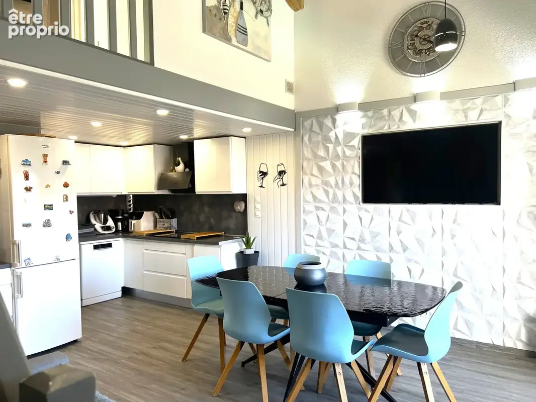 Quartier Richelieu - 4 pièces duplex avec belles prestations - Piscine - Parking commun. - photo 3
