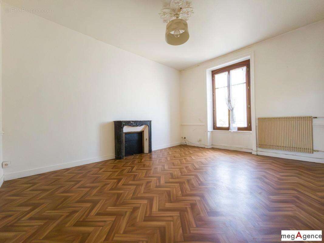 Appartement à FOUGERES