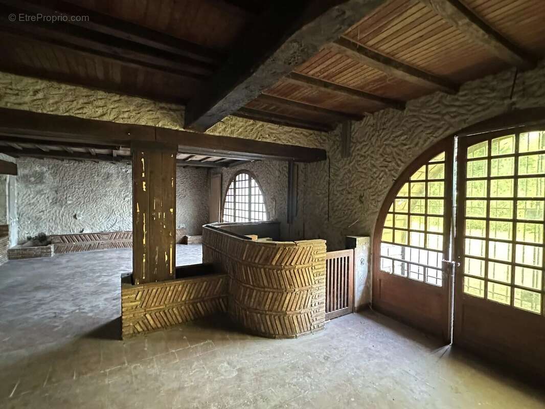 Ancien commerce à vendre, avec possibilités de faire des appartements - photo 7