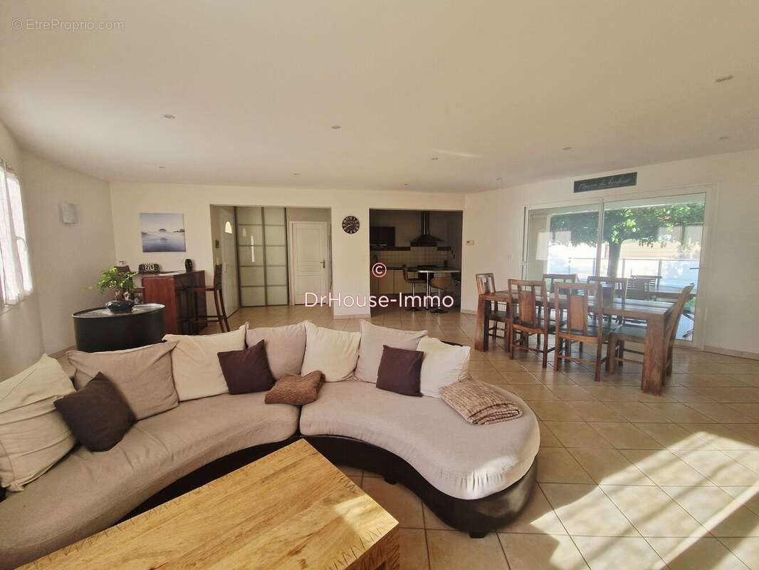 Maison 112 m² à Geyssans  - photo 7