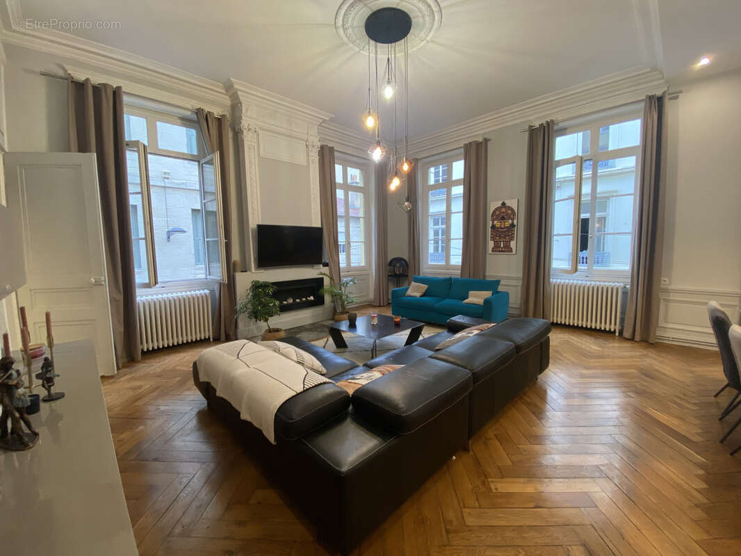Appartement à SAINT-ETIENNE