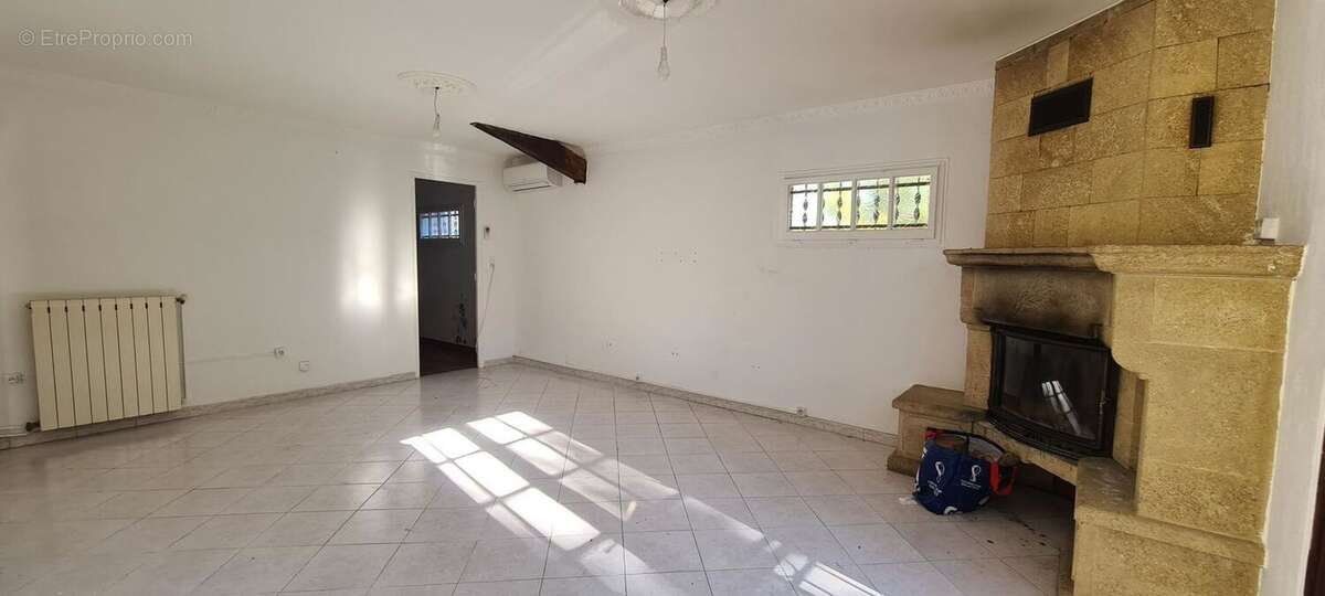 Maison à CUGES-LES-PINS