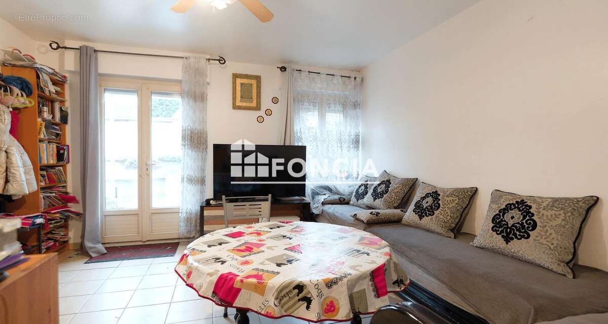 Appartement à CORBEIL-ESSONNES