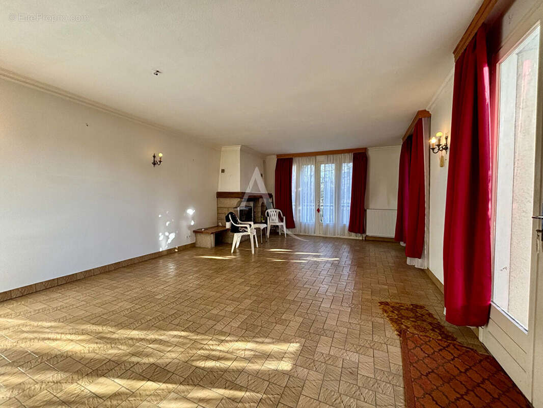 Maison à CELLETTES