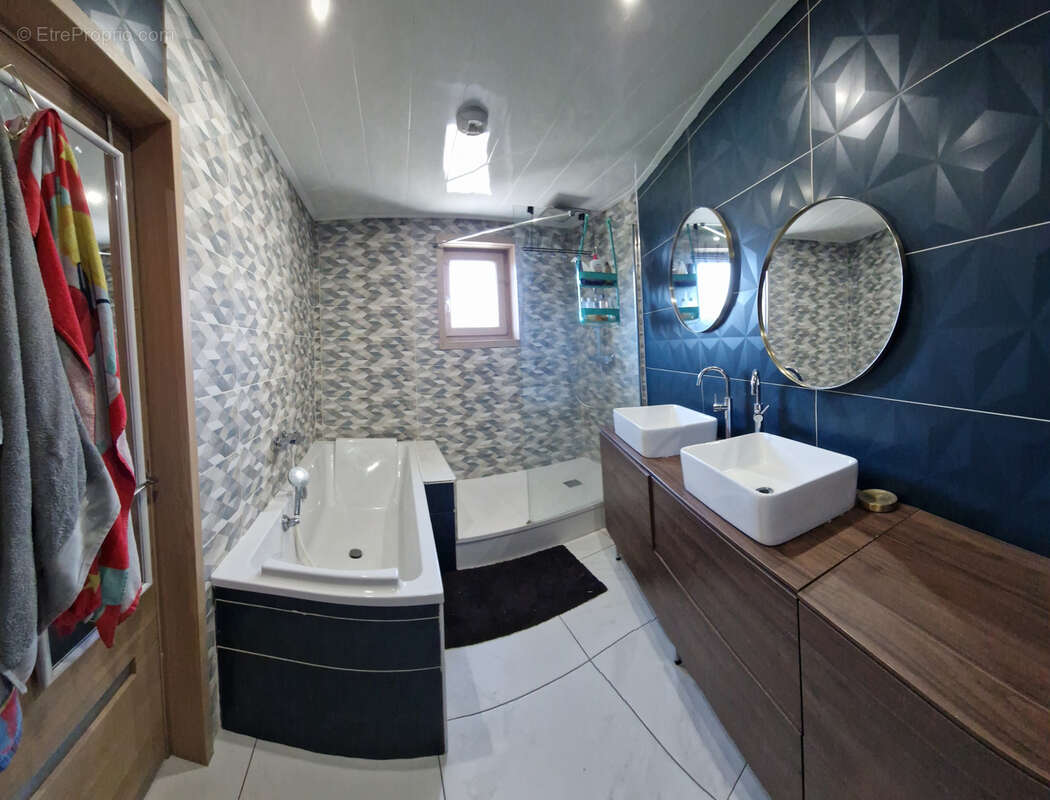 SEMI PLAIN PIED INDIVIDUEL rénové de 175 m2, 5 chambres voir+, garage et jardin sur Sailly Labourse - photo 11