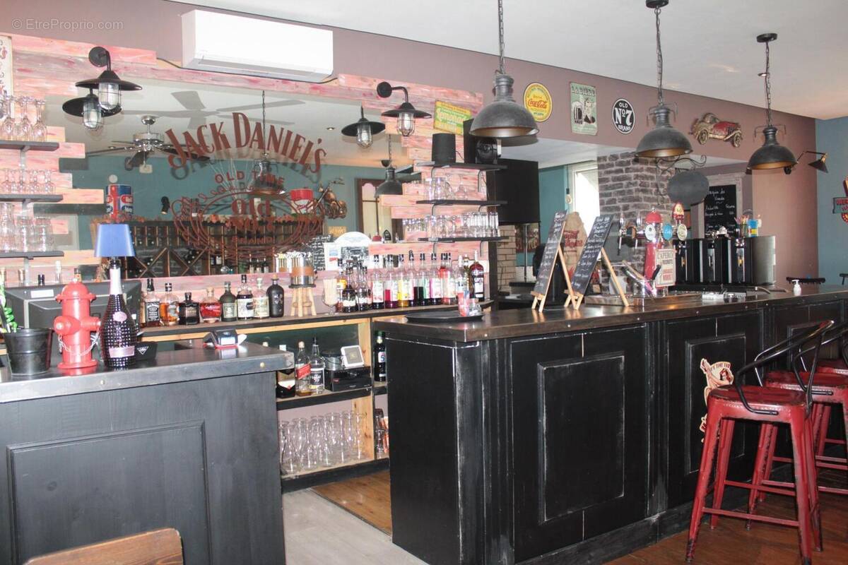 Photo 1 - Commerce à SAINT-GENIS-DE-SAINTONGE