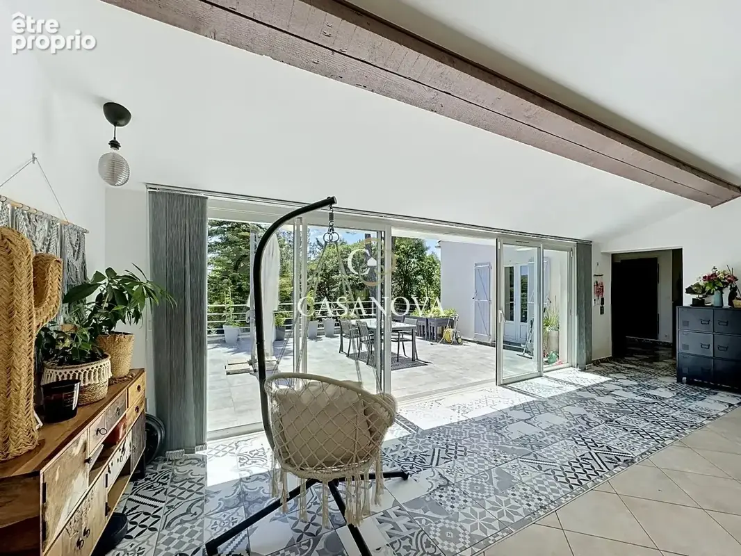 Proche de Gignac Deux habitations, appartement indépendant, deux piscines dans un cadre privilégié. - photo 6