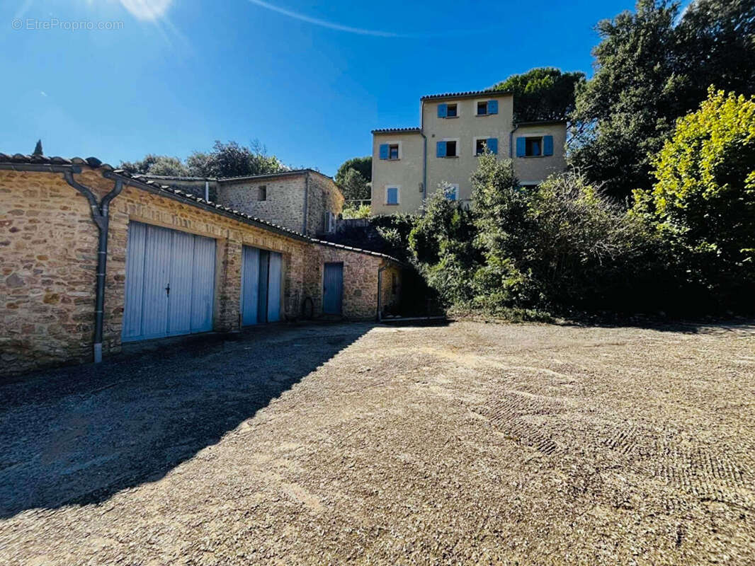 Terrain à GOUDARGUES