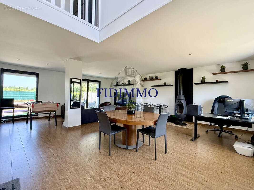 Maison à CHENNEVIERES-SUR-MARNE