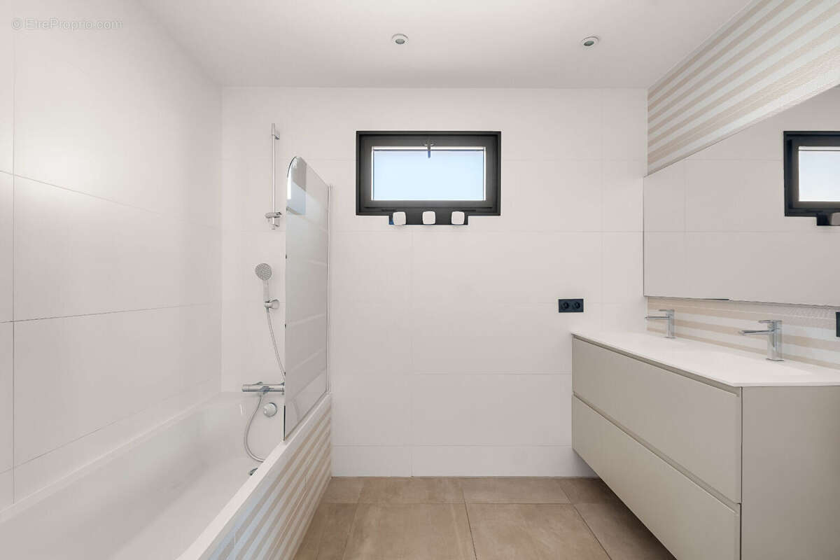 Maison rénovée - 4 ch + Bureau - Piscine - photo 16