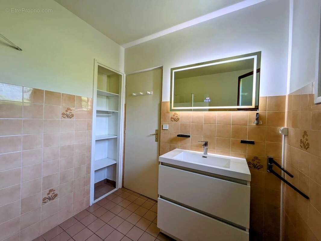 Maison à GILLY-SUR-ISERE