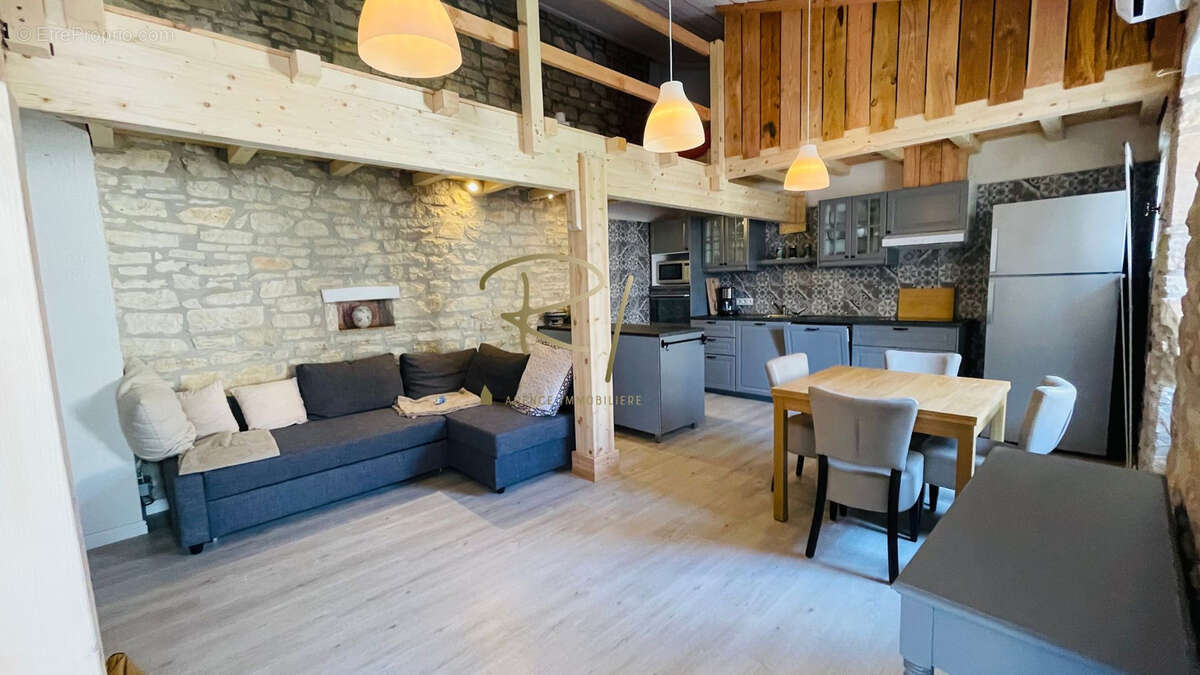 Coquette maison de village avec cour et terrasse Barjac - photo 6