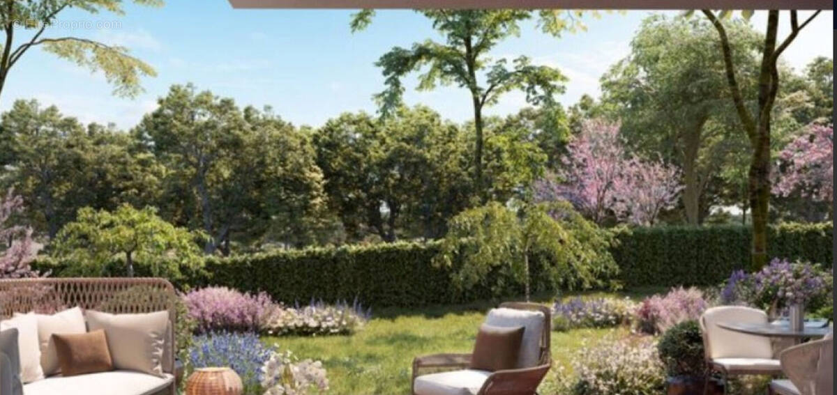 Appartement à LE MUY