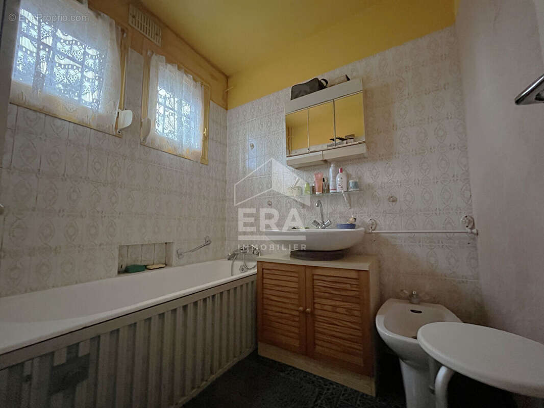 Maison à BOURG-ACHARD