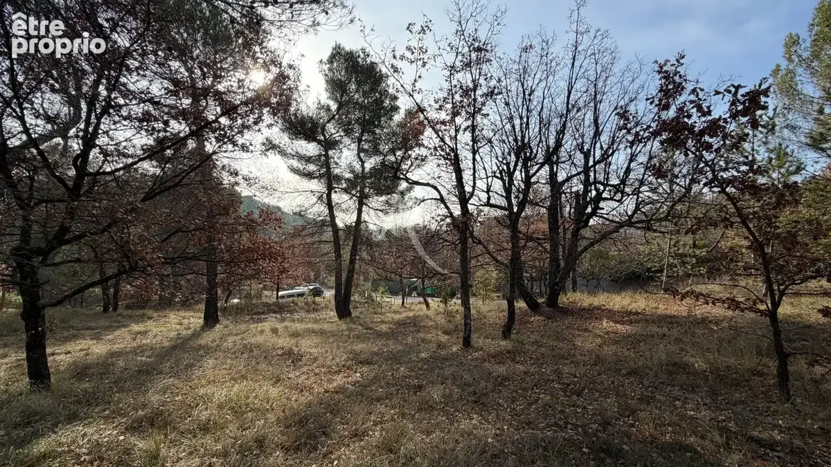Terrain constructible de 1300m2 a pierrevert - photo 5