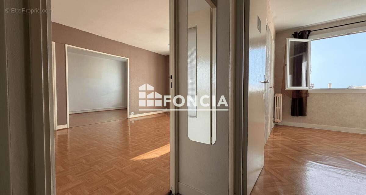 Appartement à BOURGOIN-JALLIEU