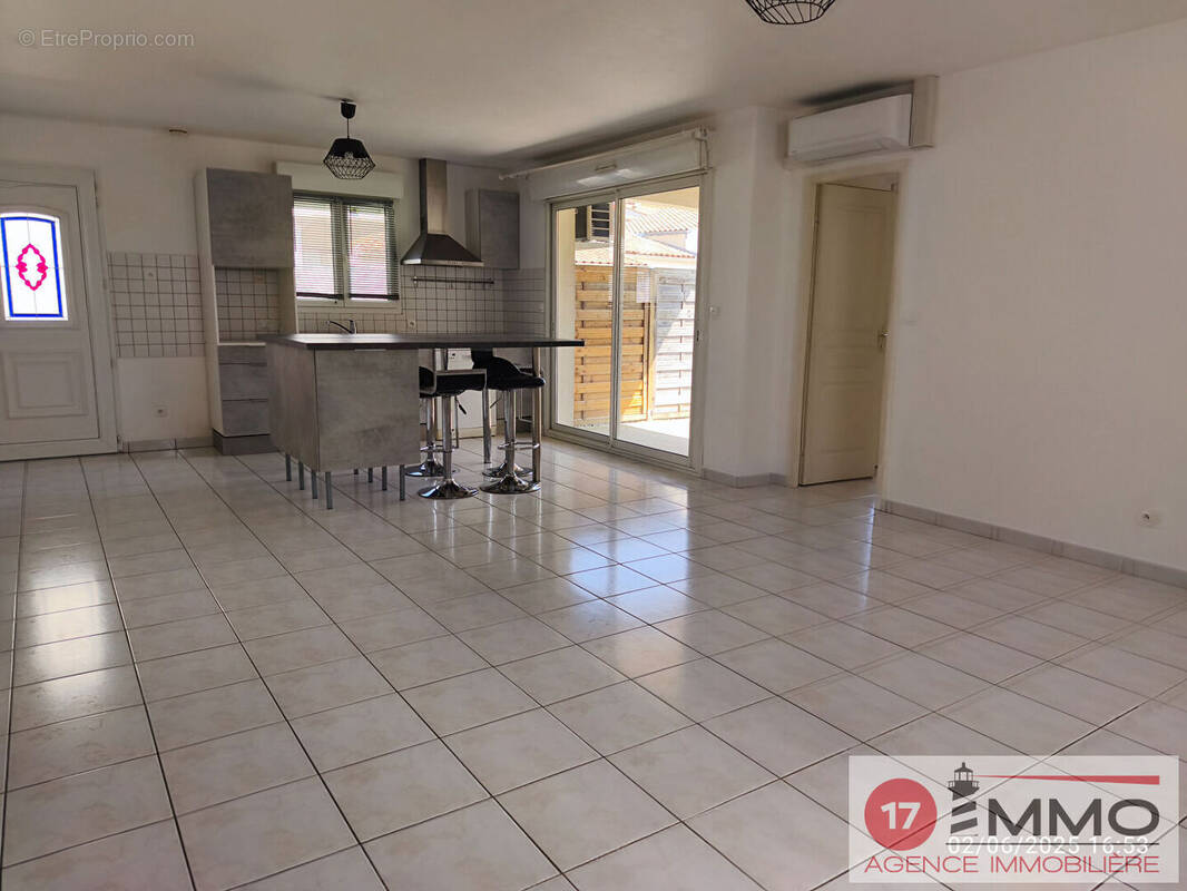 Maison à CROIX-CHAPEAU