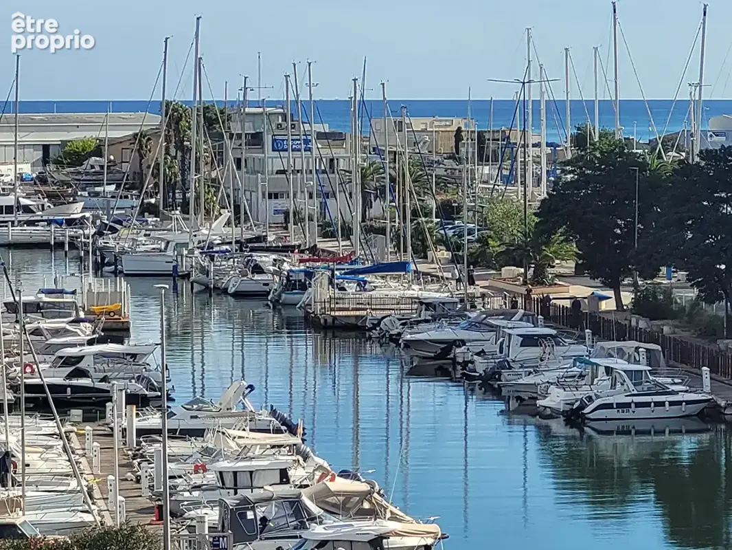 Canet Port T3 Mezzanine Duplex avec terrasse vue Port et Mer - photo 3