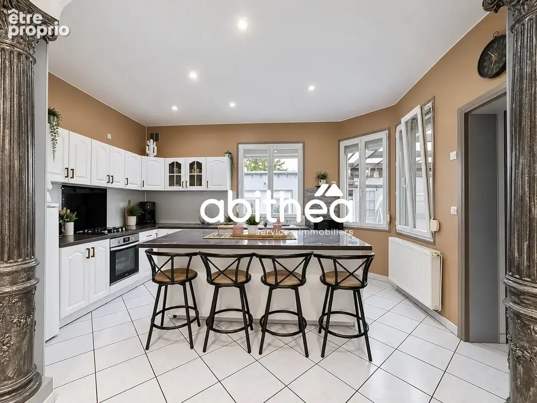 Une maison familiale aux volumes généreux et aux nombreux atouts - photo 5