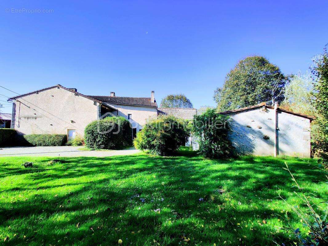 Superbe Gîte avec dépendances et piscine chauffée - photo 2
