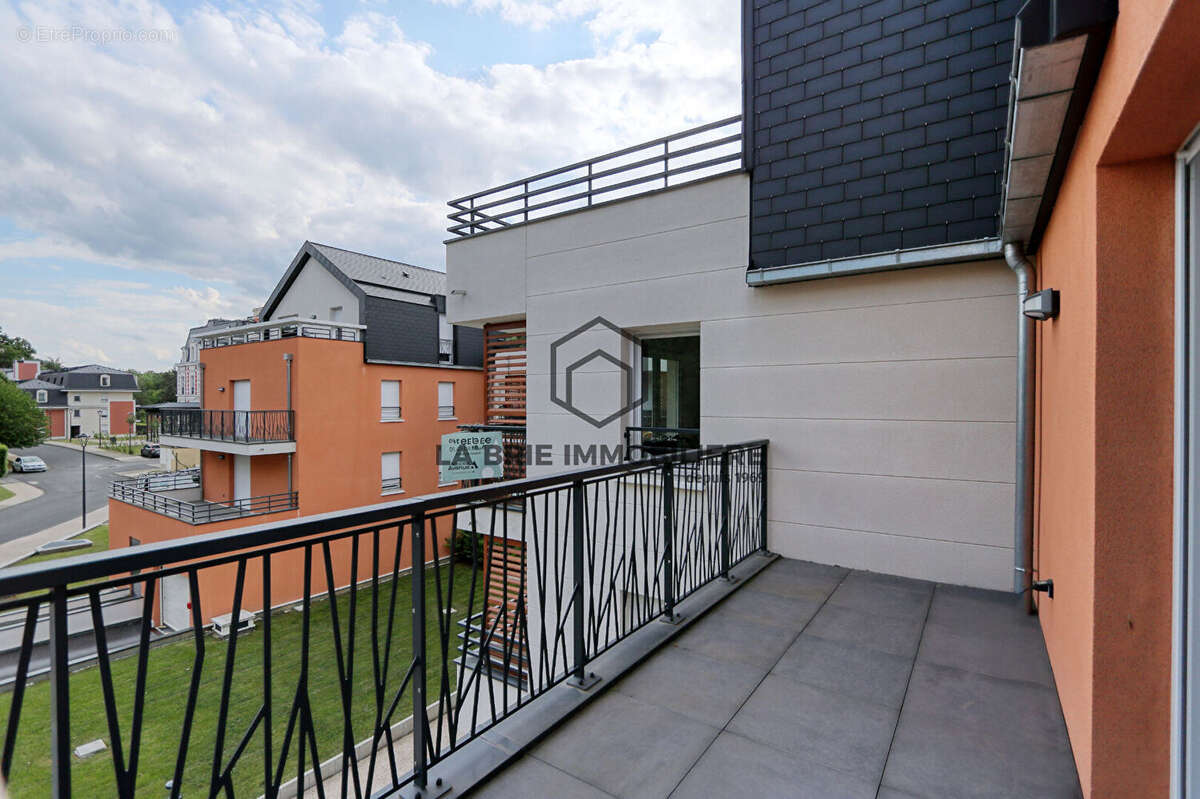 Appartement à EMERAINVILLE