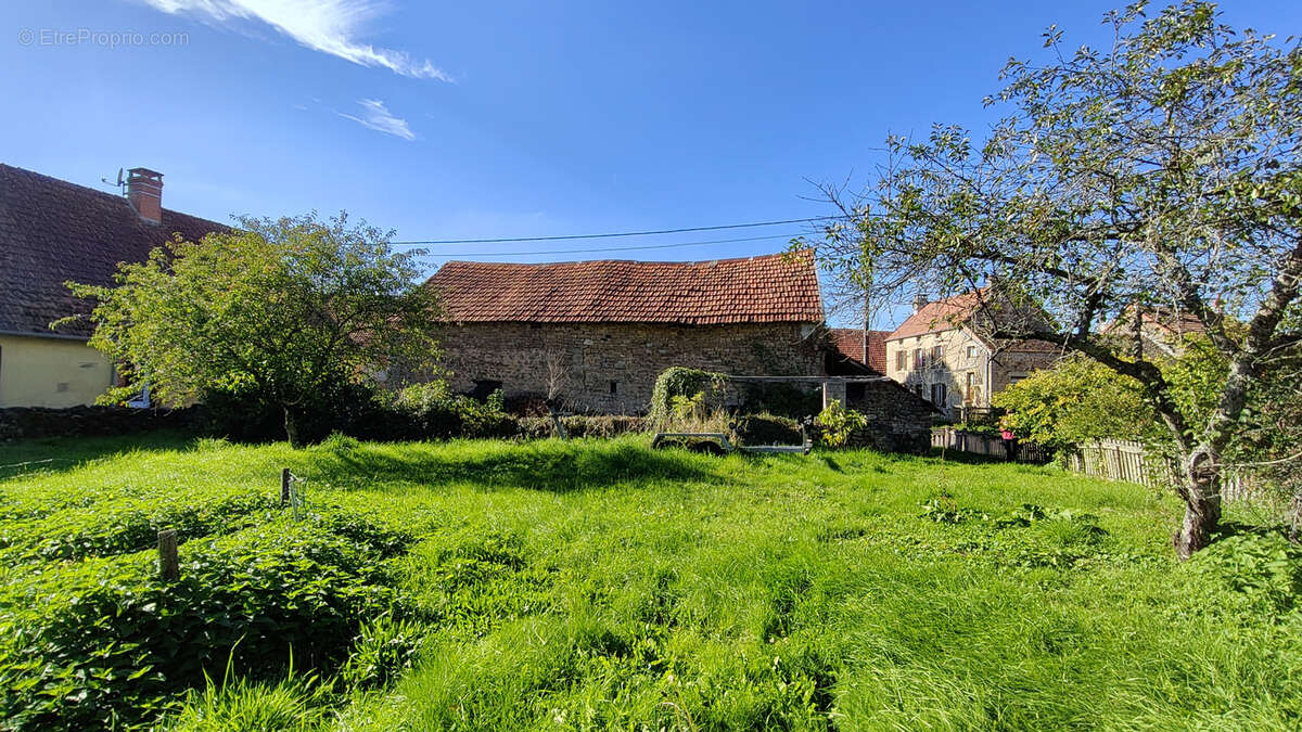 Maison à JOUEY