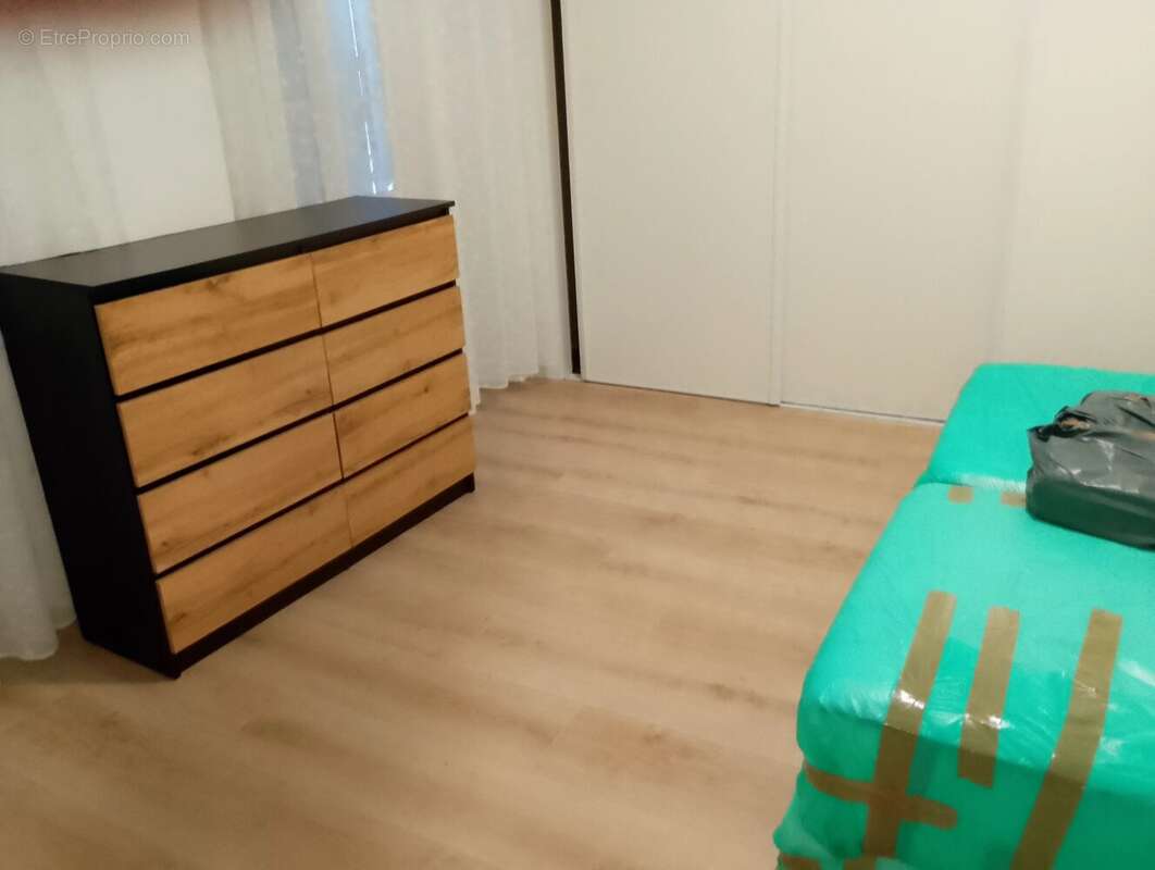 Maison rénovée de 3 chambres avec jardin, garage et atelier aux portes de Jonzac - photo 12