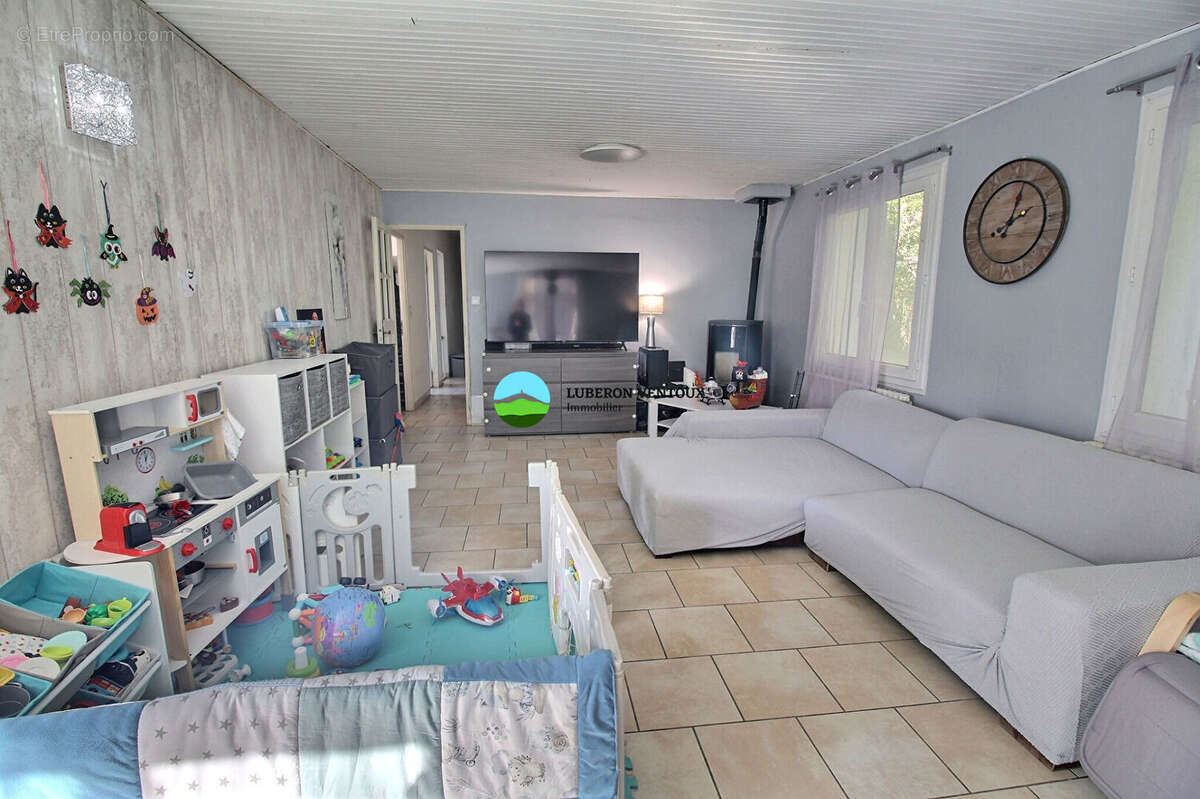 Maison à Lagnes sur environ 840m²  de terrain - photo 5