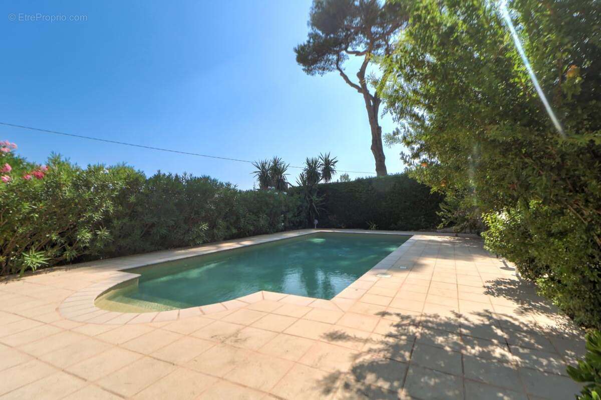 Maison 4 pièces avec piscine - MOUGINS - photo 2