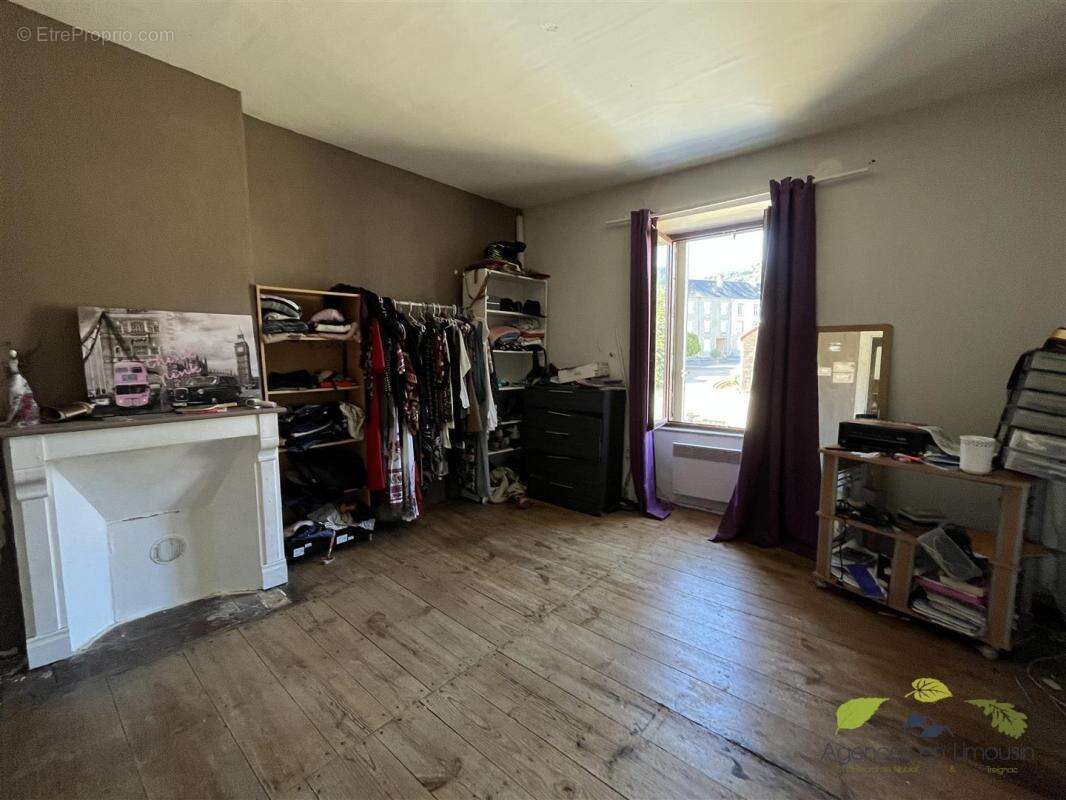 Maison à LA JONCHERE-SAINT-MAURICE