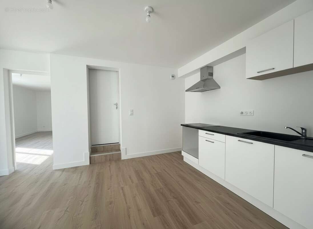 Maison 120 m² à Chateau-Renault  - photo 6