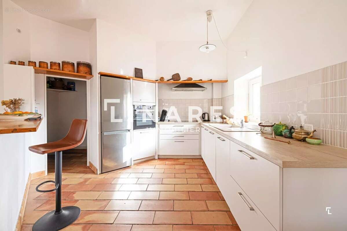 Appartement à MARSEILLE-2E