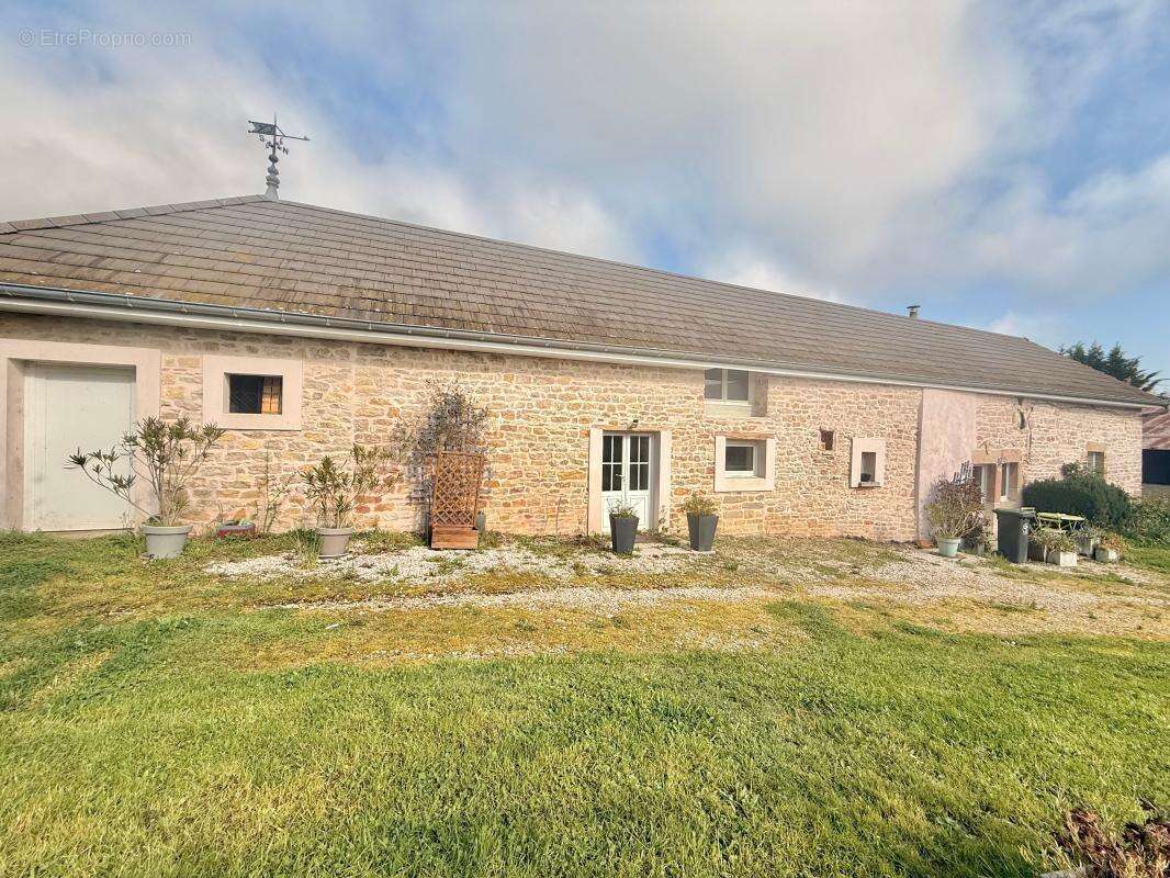 Maison à FLAGEY-LES-AUXONNE