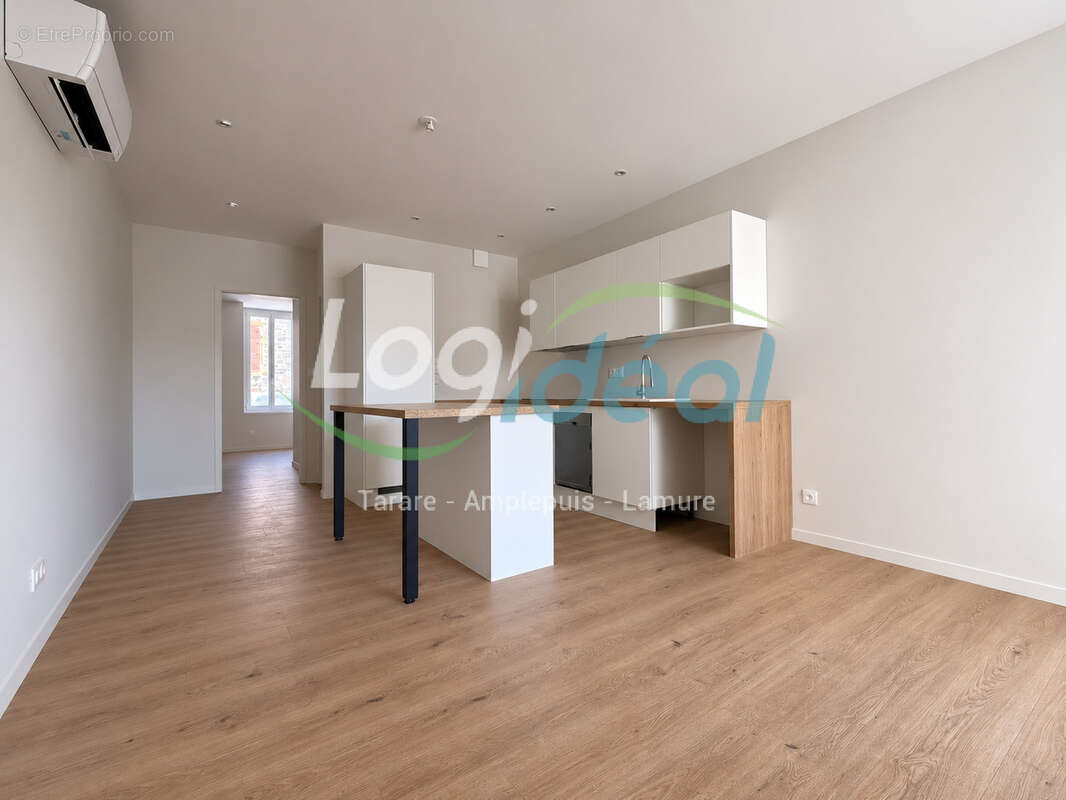 Appartement à SAINT-FORGEUX