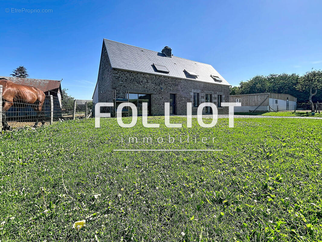 Maison à LE GRAND-CELLAND