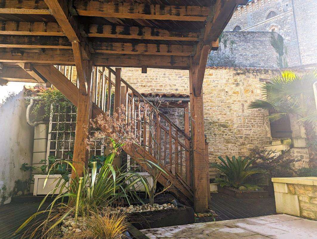 Maison à VERTEUIL-SUR-CHARENTE