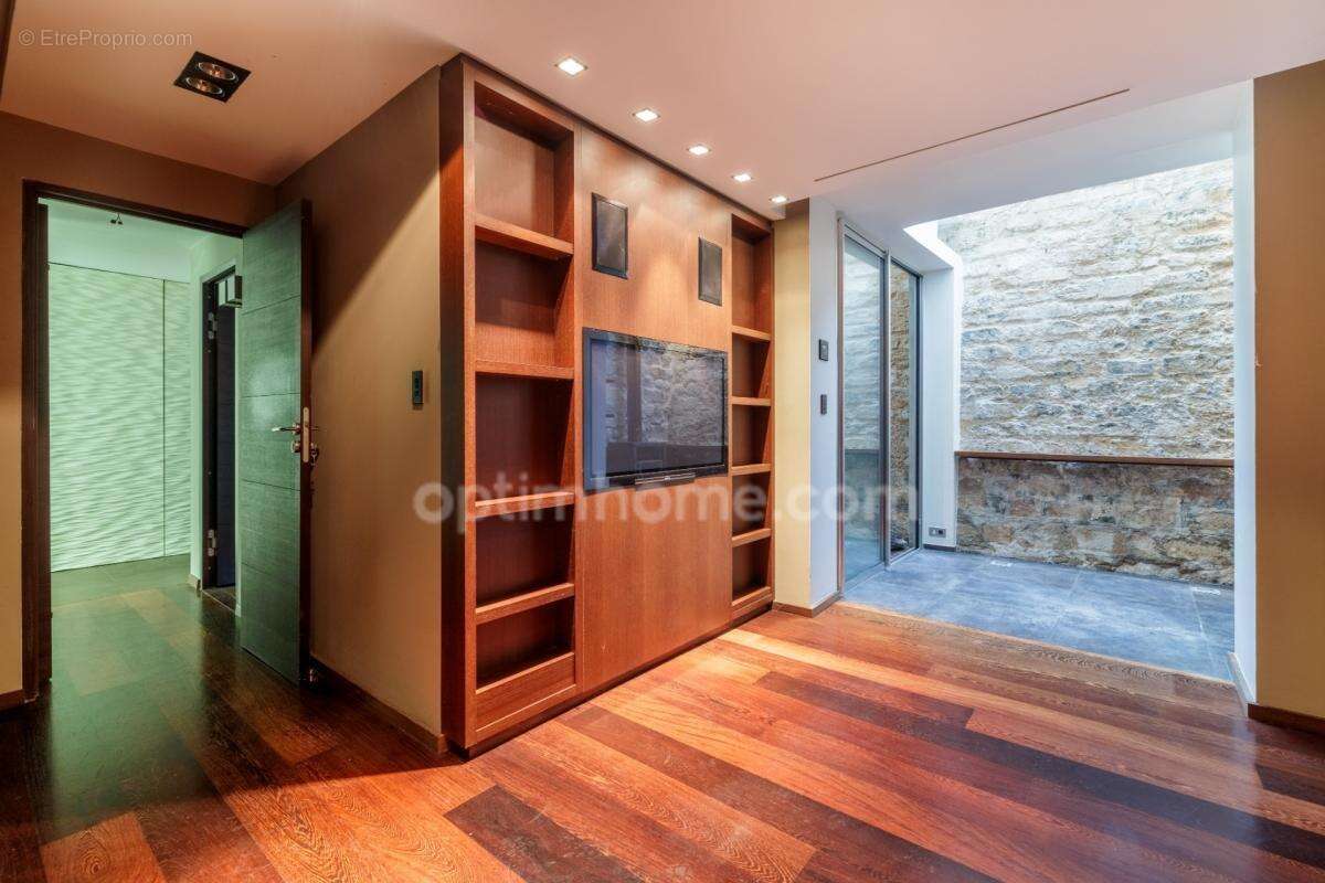 loft avec verrière et patio interieur à vendre 8 pièces 3 chambres - photo 13