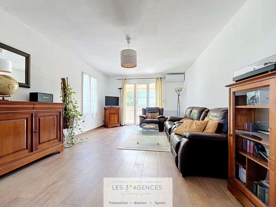Appartement à COGOLIN